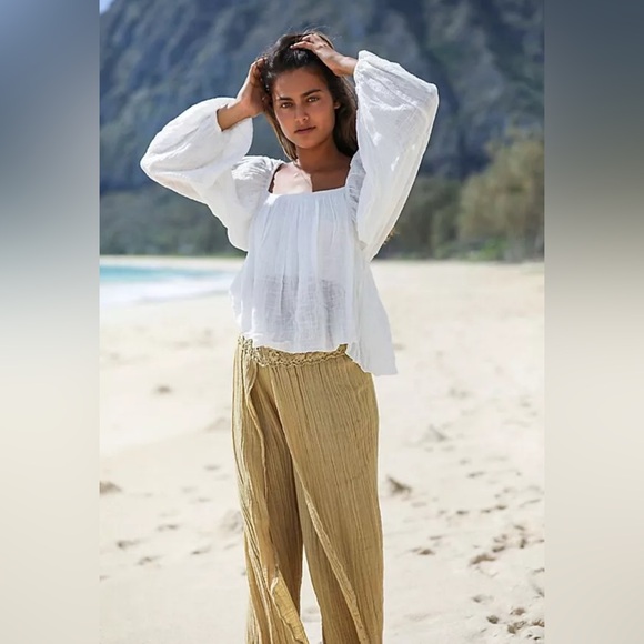 FREE PEOPLE FP ONE Sz Large SARAH TOP GAUZE SMOCKED PEASANT TOP BLOUSE IVORY - Picture 1 of 6